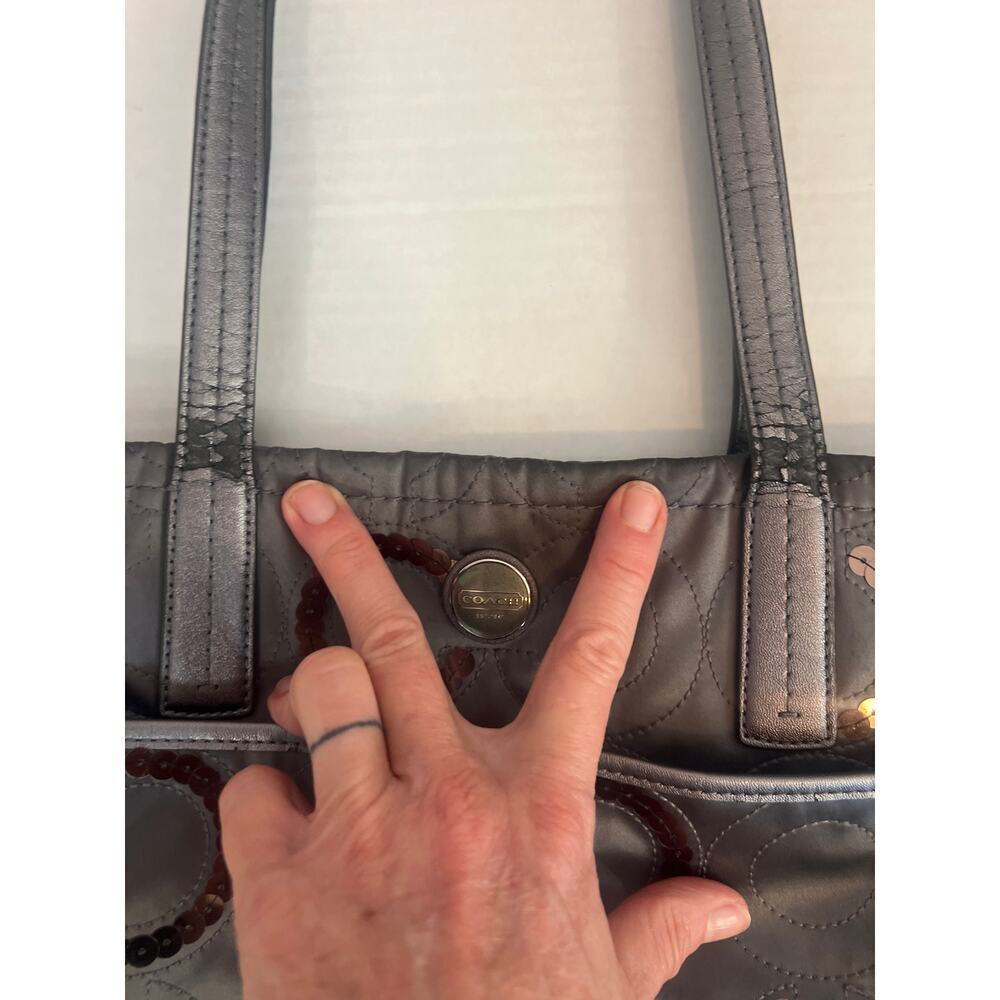 Coach Vintage Laura Circle tote bag in steel gray with sequin embellishments - Picture 6 of 14